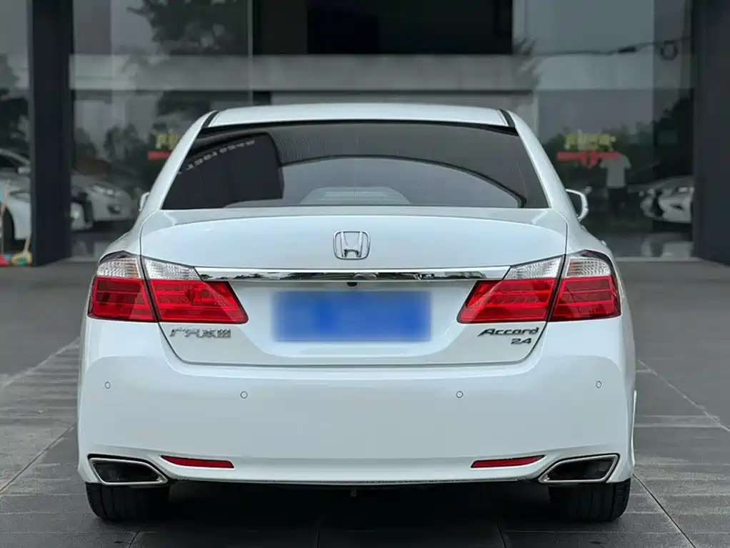 Honda Accord 2015 — фото 8