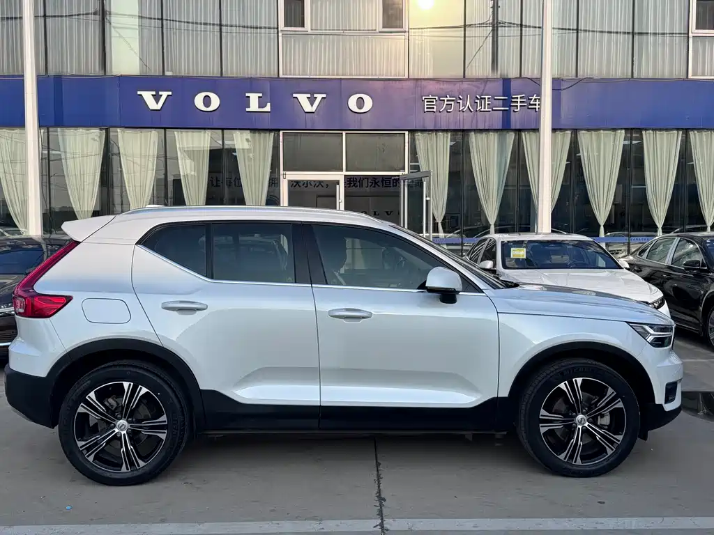 Volvo XC40 2020 — фото 3