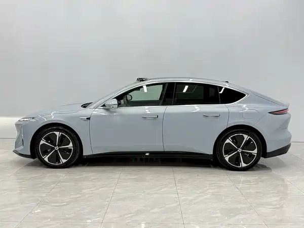 NIO ET5 2025