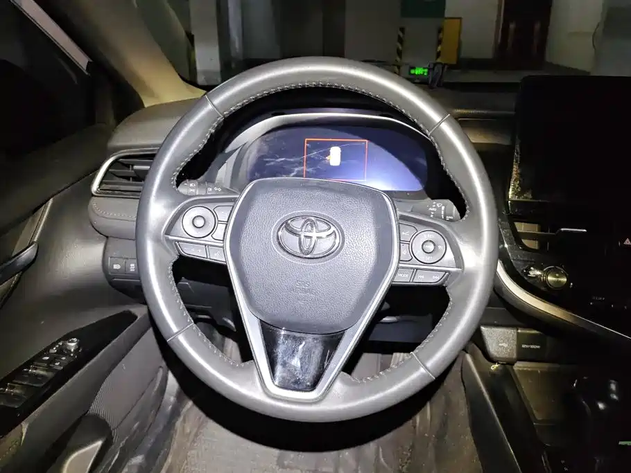 Toyota Camry 2022 — фото 15
