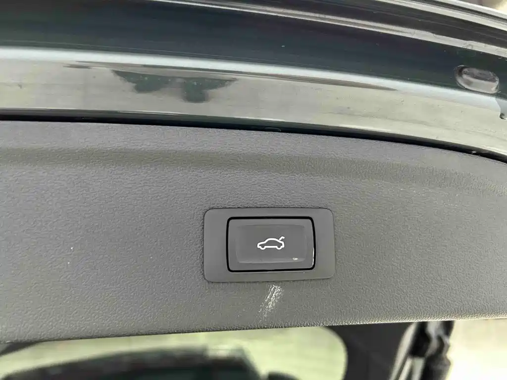 Audi A3 2023 — фото 17