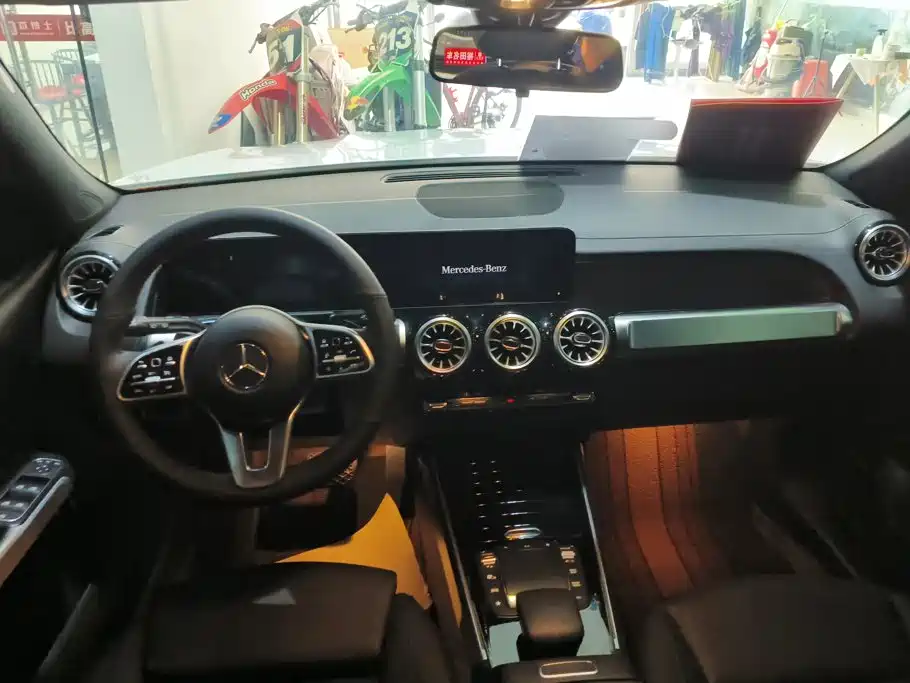 Mercedes-Benz GLB 2023 — фото 12