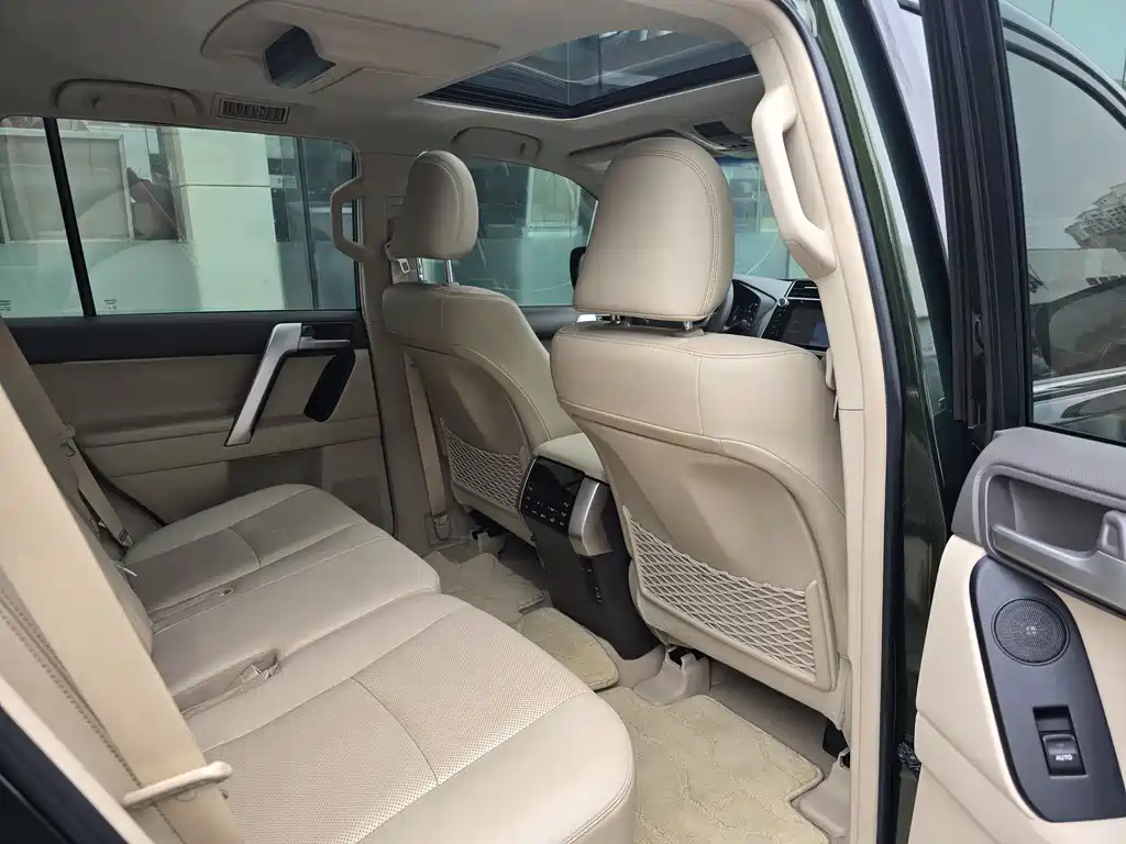 Toyota Prado 2019 — фото 13