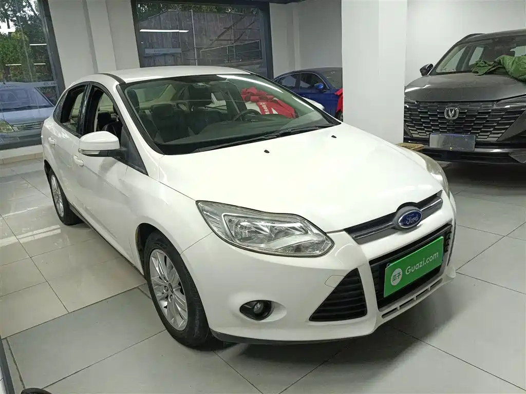 Ford Focus 2015 — фото 4