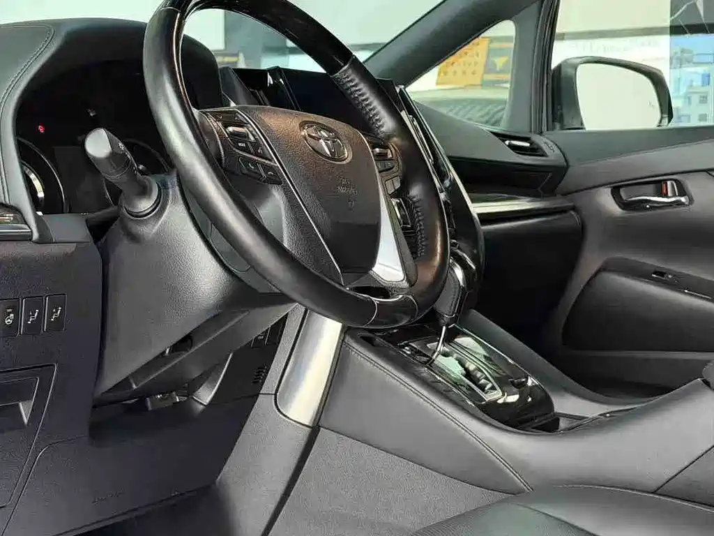 Toyota Vellfire 2020 — фото 8