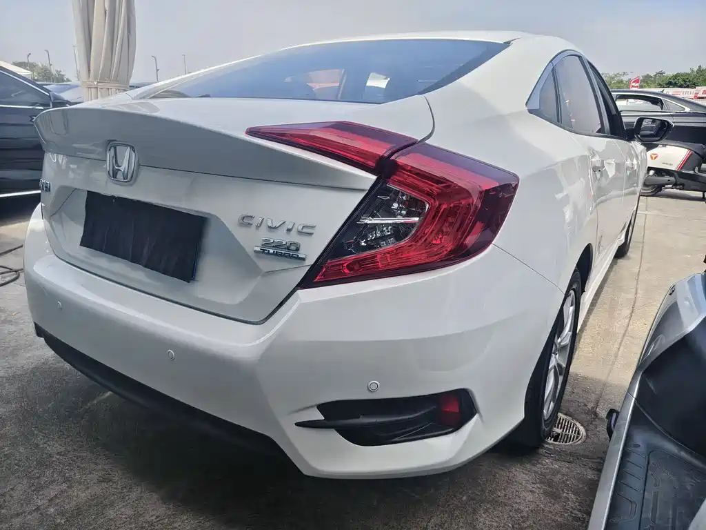 Honda Civic 2018 — фото 13