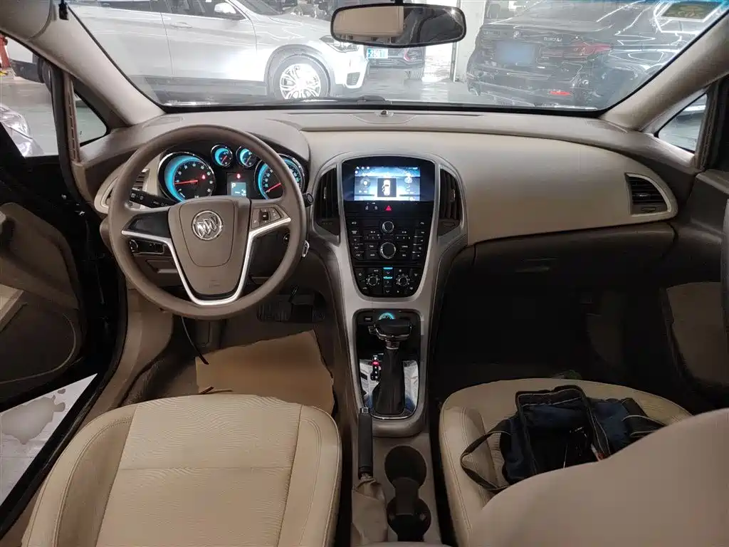 Buick Excelle 2014 — фото 10