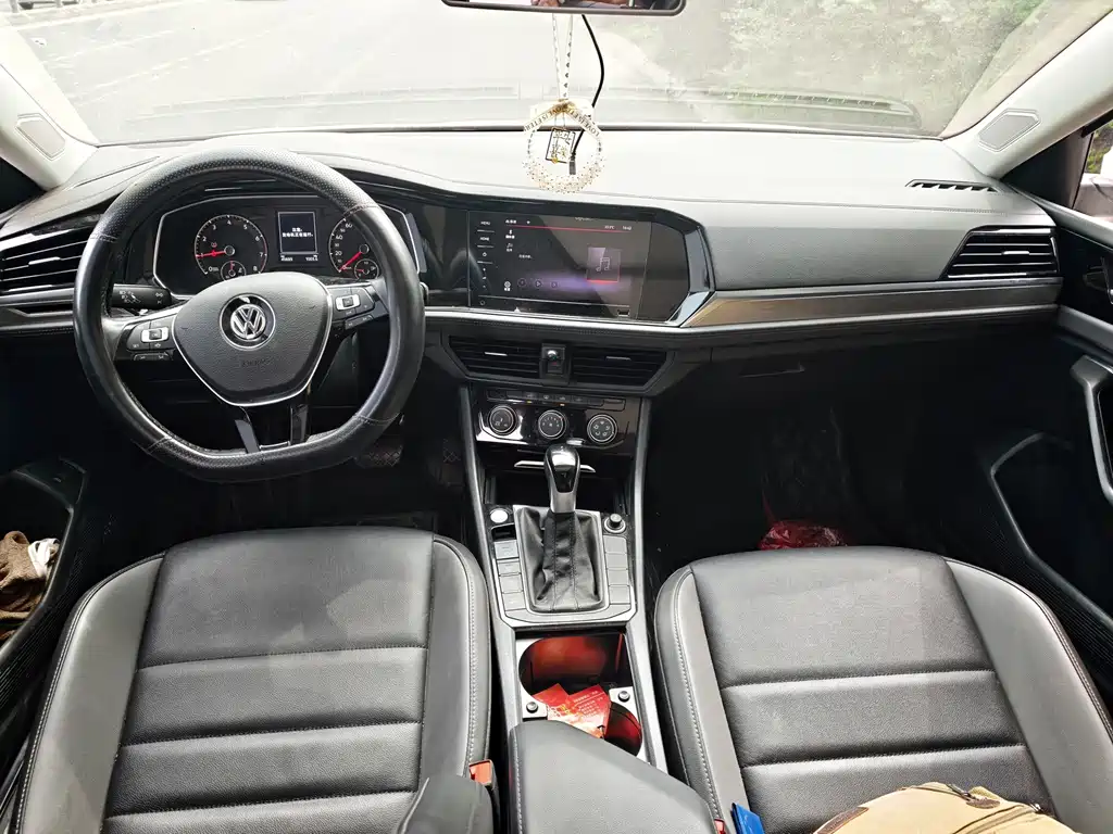Volkswagen Sagitar 2022