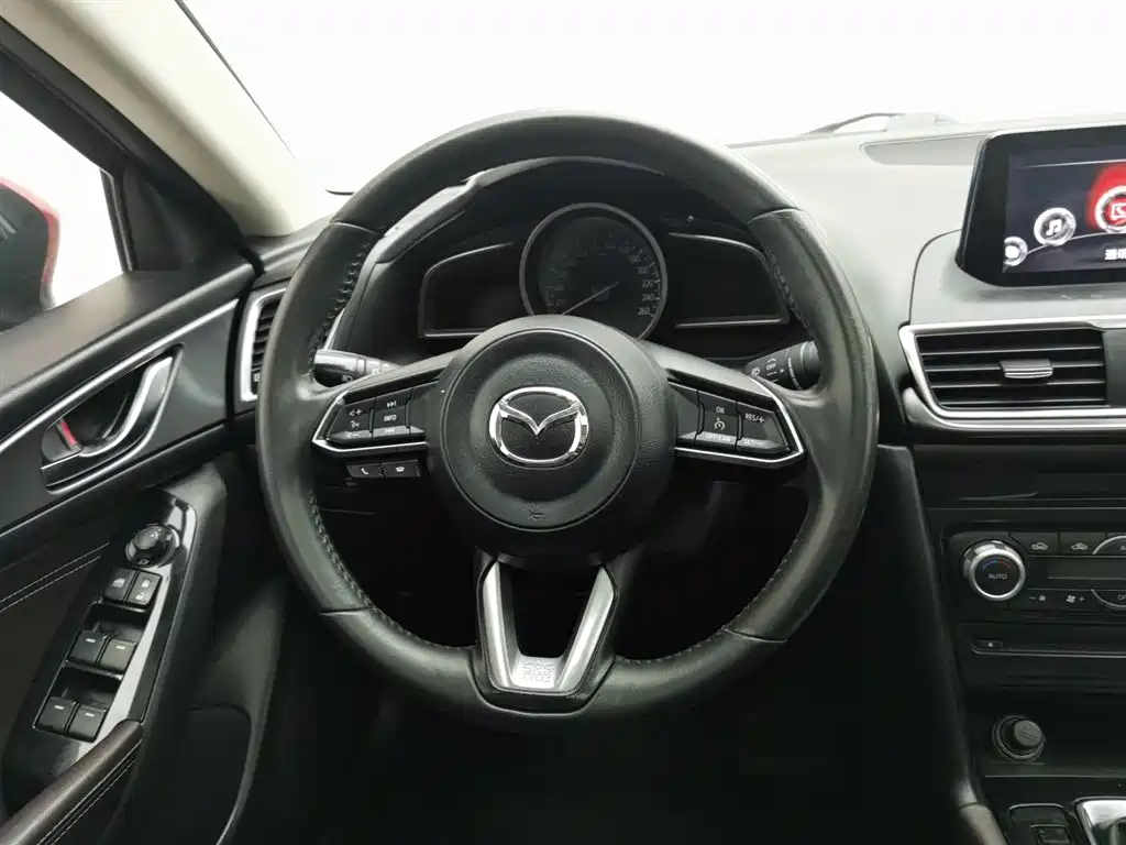 Mazda 3 Axela 2017 — фото 11