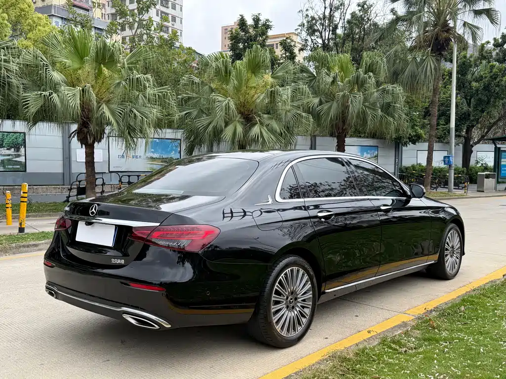 Mercedes-Benz E-Class 2023 — фото 4