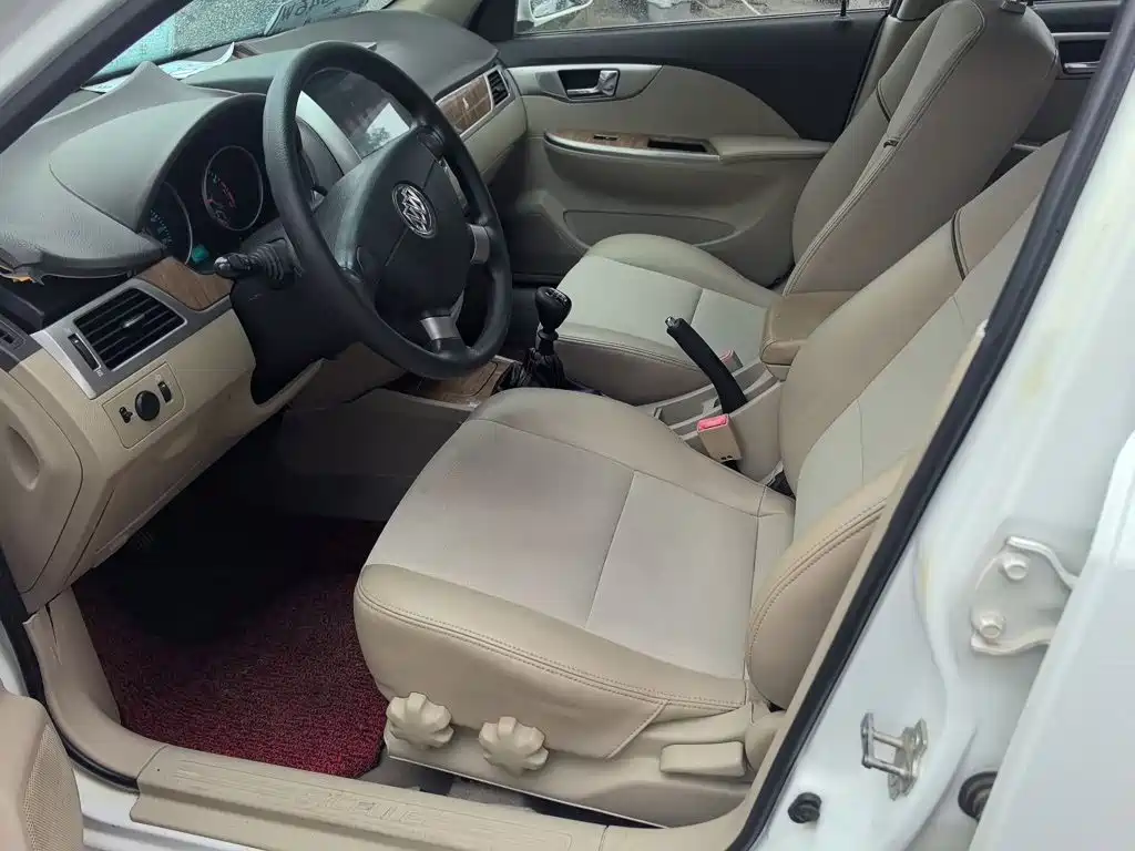 Buick Excelle 2015 — фото 11
