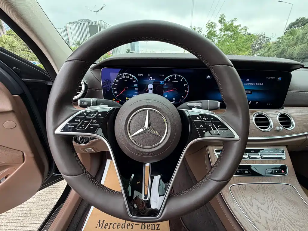 Mercedes-Benz E-Class 2022 — фото 15