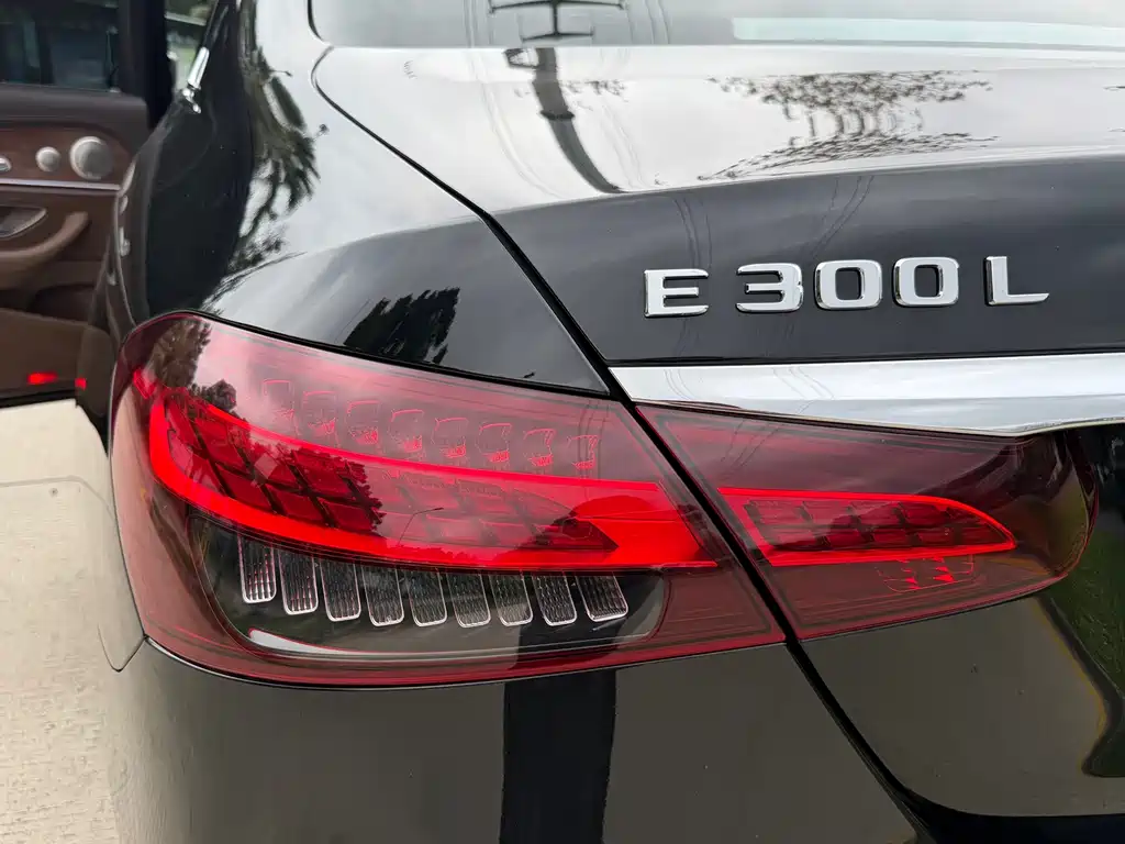 Mercedes-Benz E-Class 2022 — фото 21