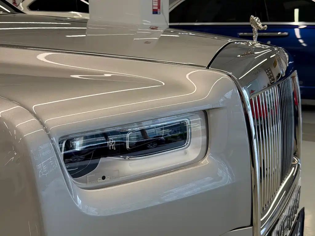 Rolls-Royce Phantom 2019 — фото 16