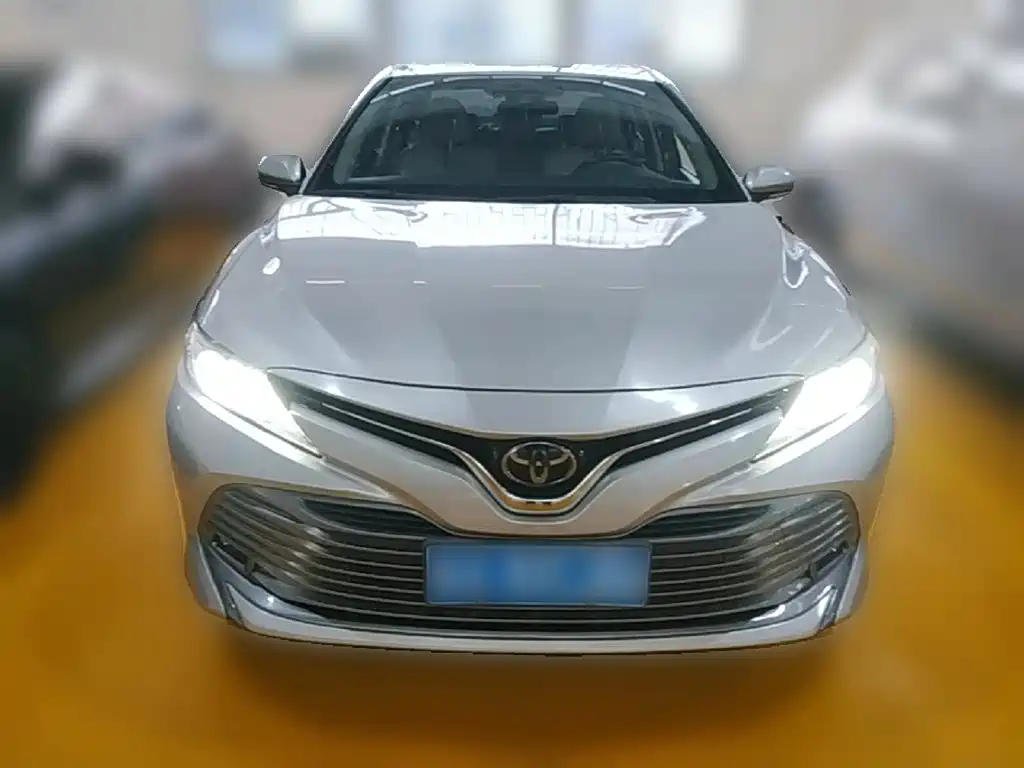 Toyota Camry 2020 — фото 5