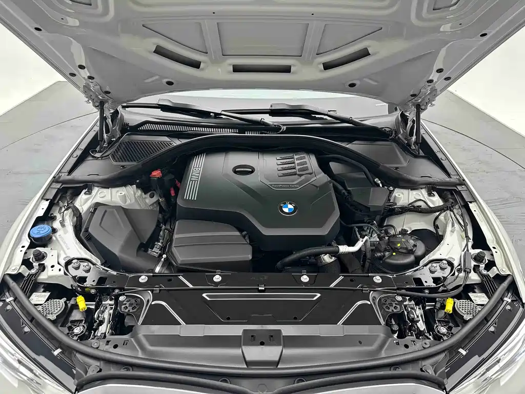 BMW 3 Series 2022 — фото 19
