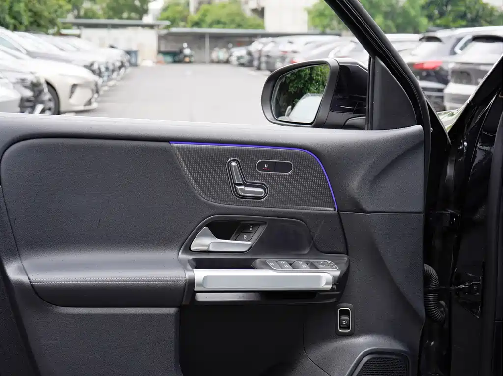 Mercedes-Benz EQB 2023 — фото 12
