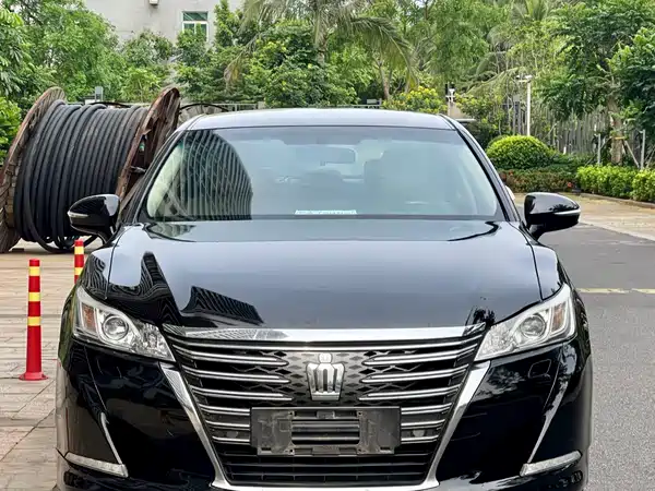 Toyota Crown 2015