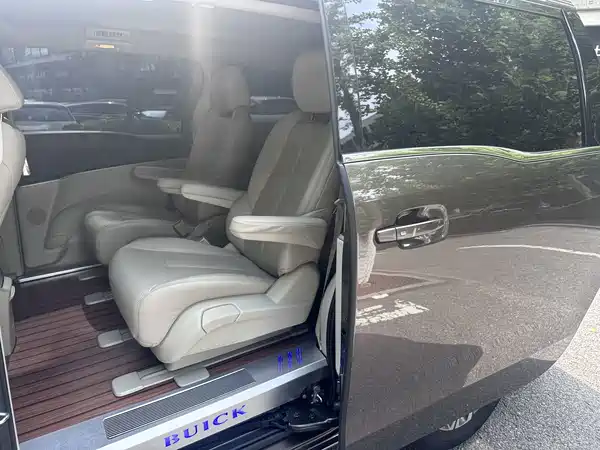Buick GL8 2023