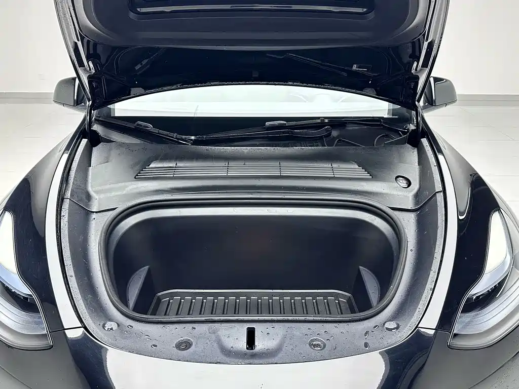 Tesla Model Y 2022 — фото 11