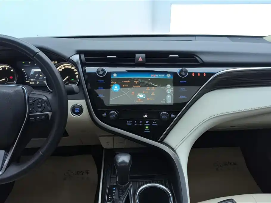 Toyota Camry 2020 — фото 13