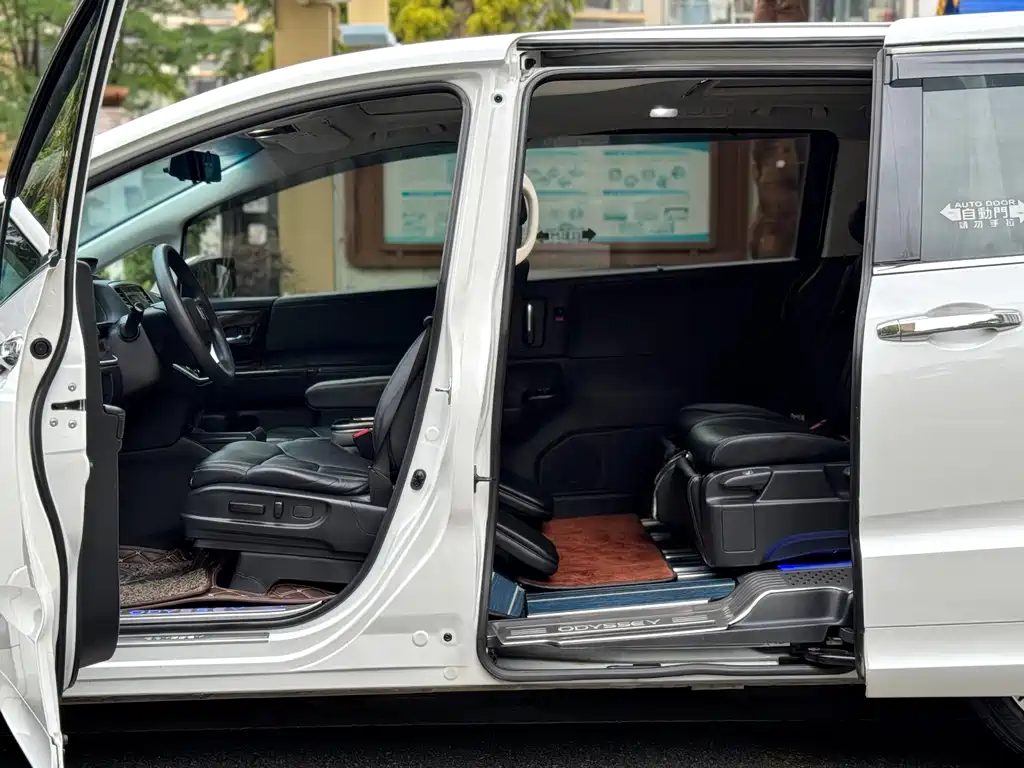 Honda Odyssey 2019 — фото 14