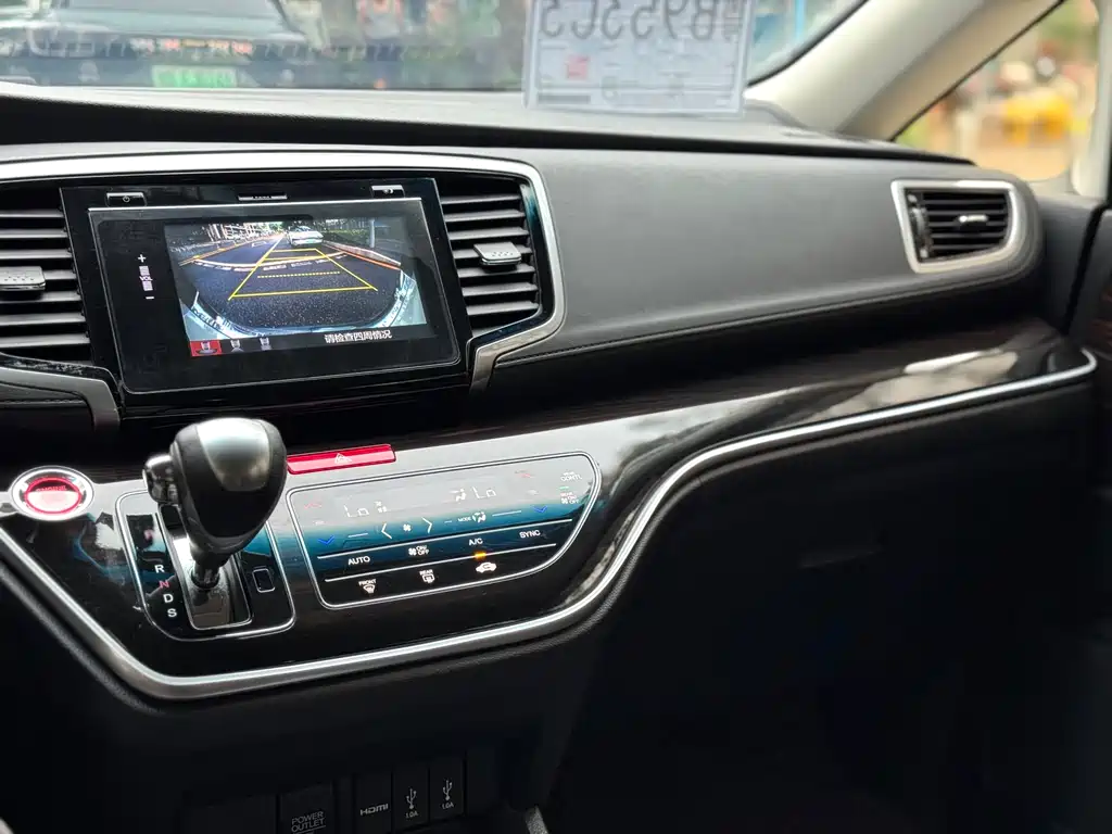 Honda Odyssey 2019 — фото 10