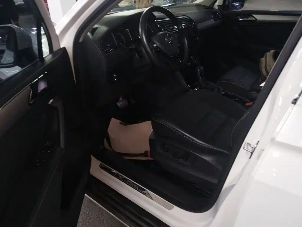 Volkswagen Tiguan L 2018 — фото 13