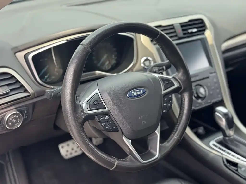 Ford Mondeo 2016 — фото 13