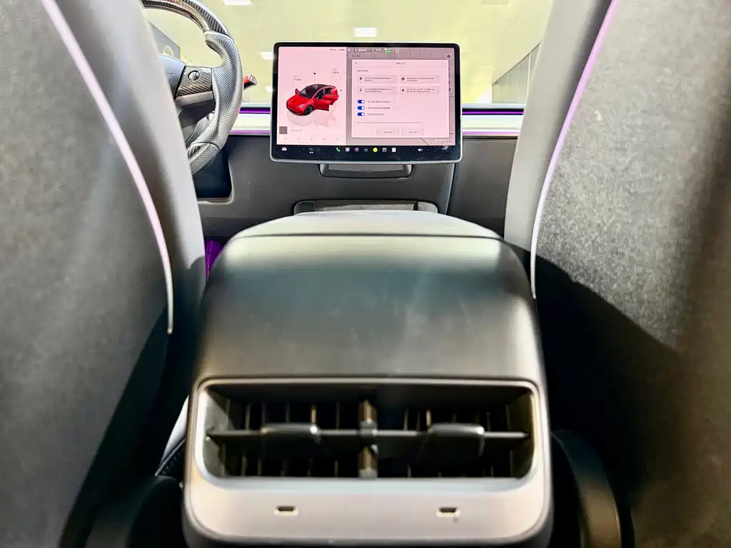 Tesla Model Y 2023 — фото 9
