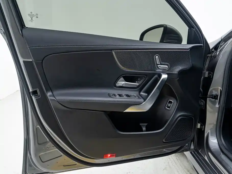 Mercedes-Benz A-Class 2020 — фото 13
