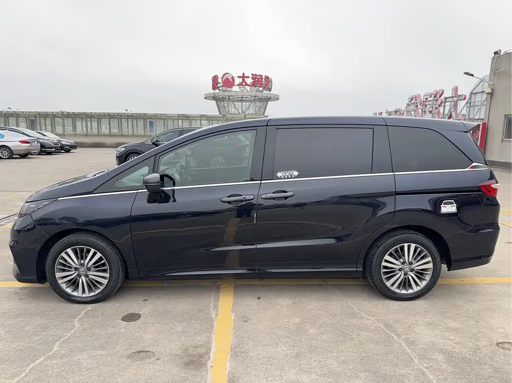 Honda Odyssey 2018 — фото 7