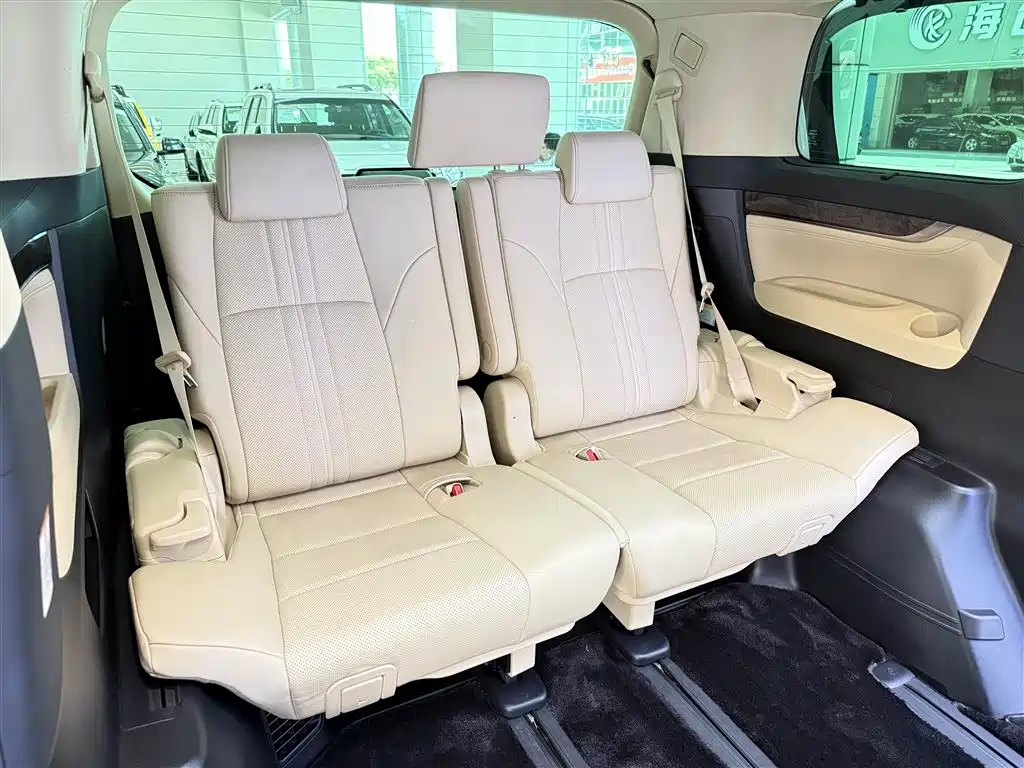 Toyota Vellfire 2022 — фото 13