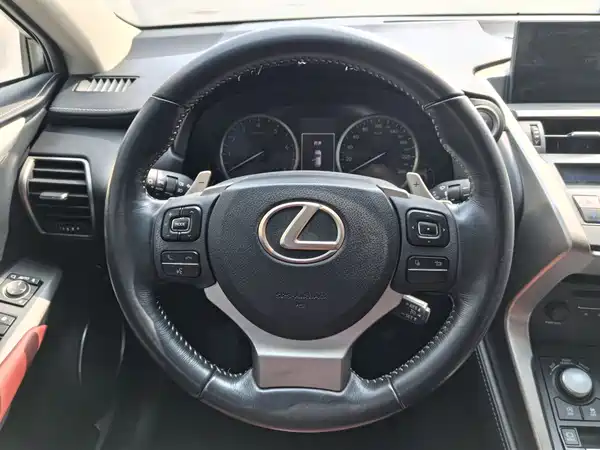 Lexus NX 2015
