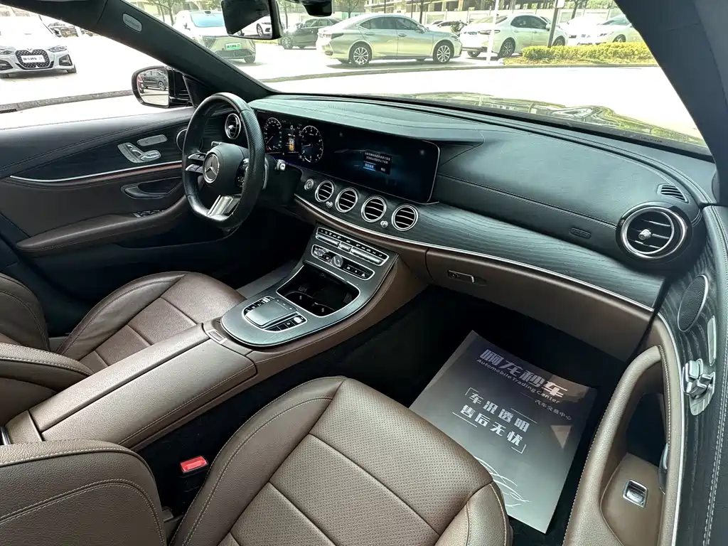 Mercedes-Benz E-Class 2023 — фото 17