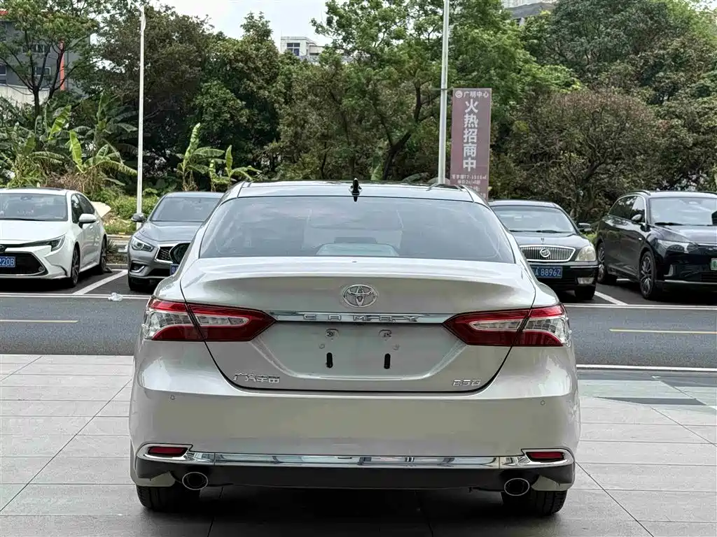 Toyota Camry 2024 — фото 5