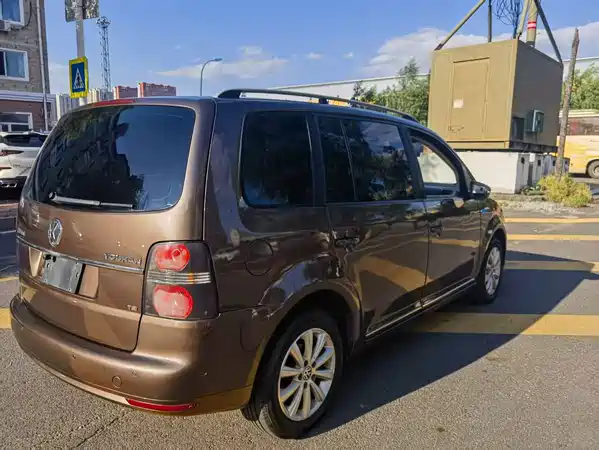 Volkswagen Touran 2014