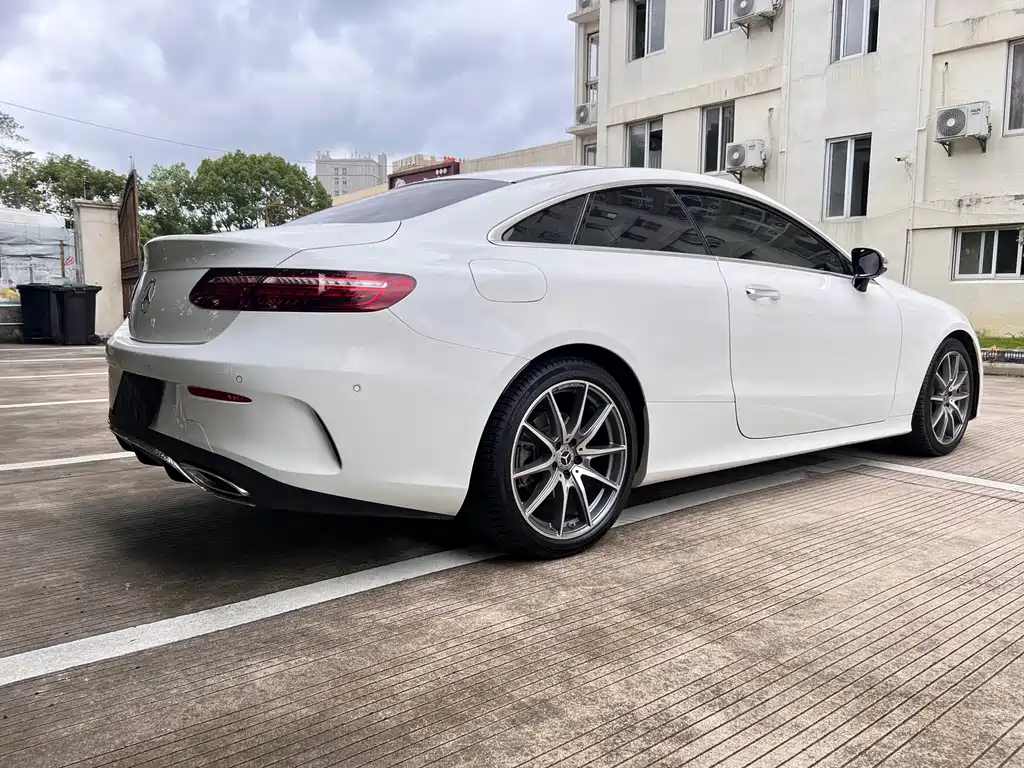 Mercedes-Benz E-Class 2023 — фото 24