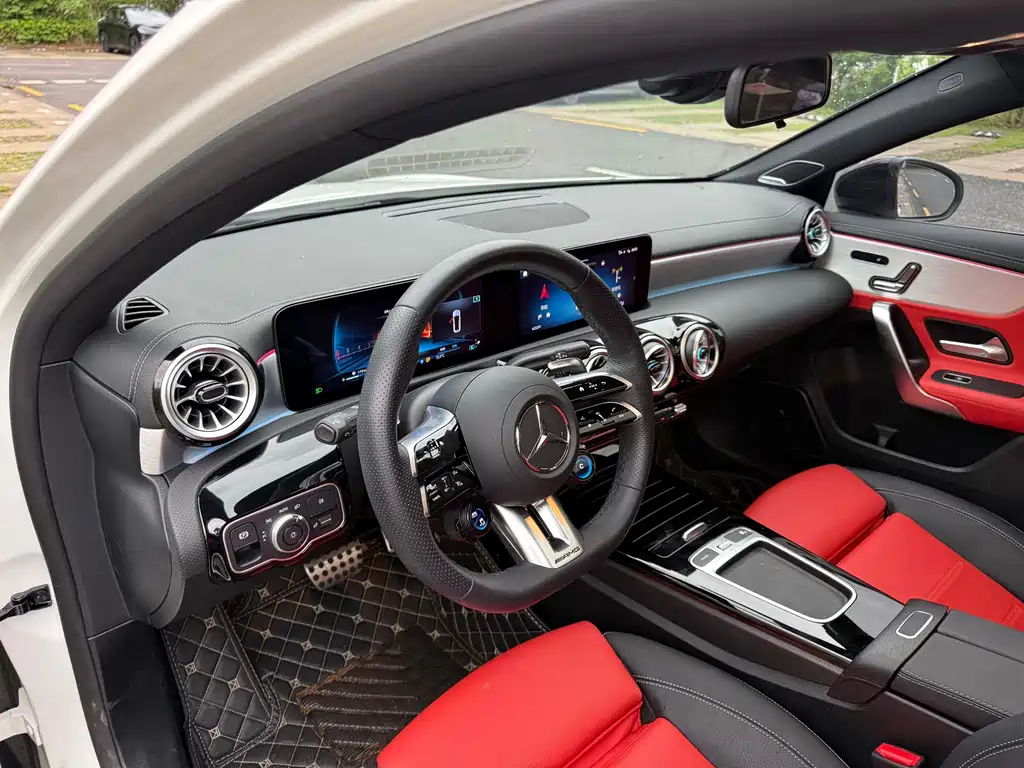 Mercedes-Benz A-Class AMG 2024 — фото 9