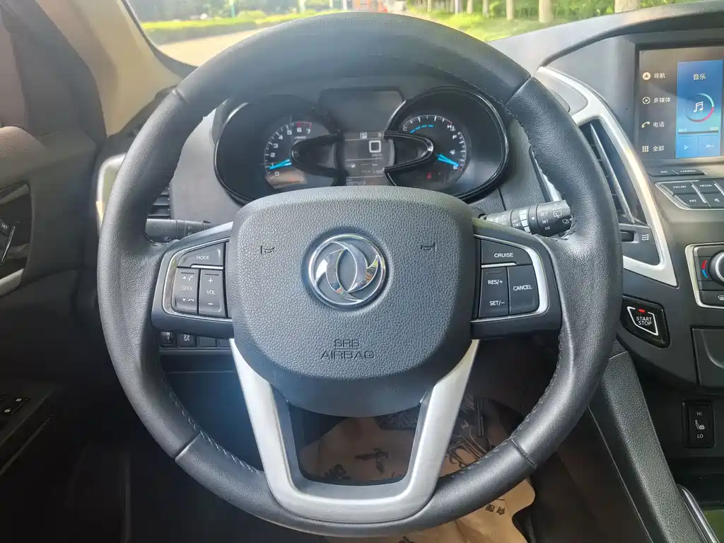 Dongfeng Fengshen AX7 2015 — фото 10