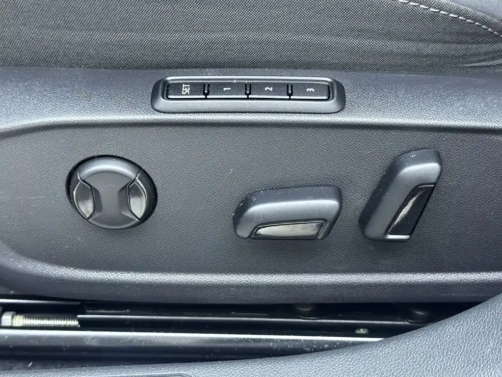 Volkswagen Golf 2022 — фото 17