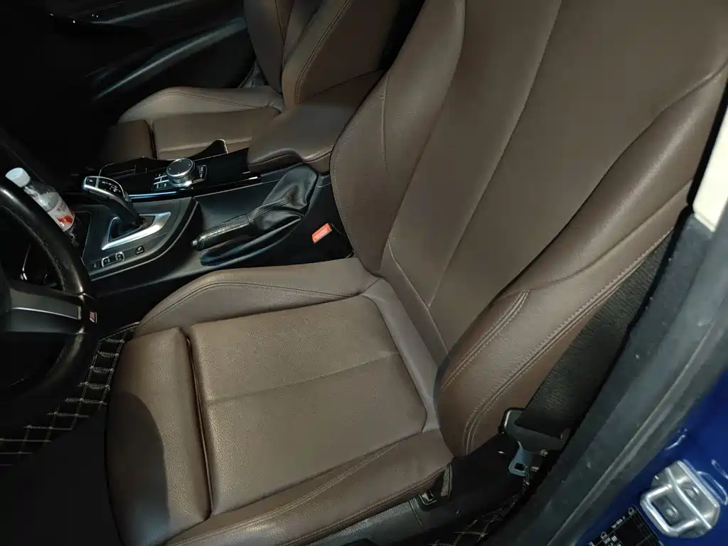BMW 3 Series 2018 — фото 14