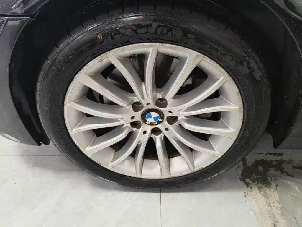 BMW 5 Series 2015 — фото 23