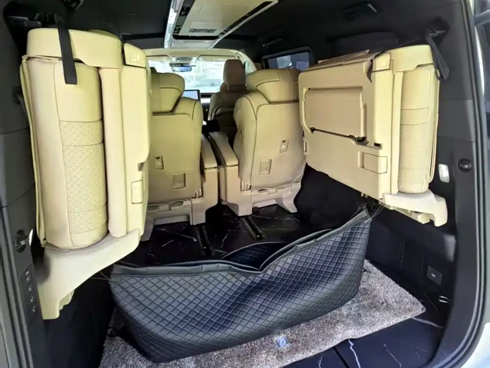 Toyota Alphard 2024 — фото 11