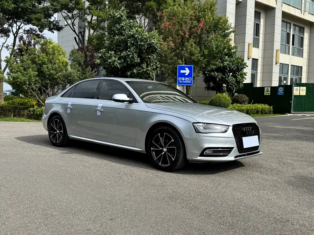 Audi A4L 2016
