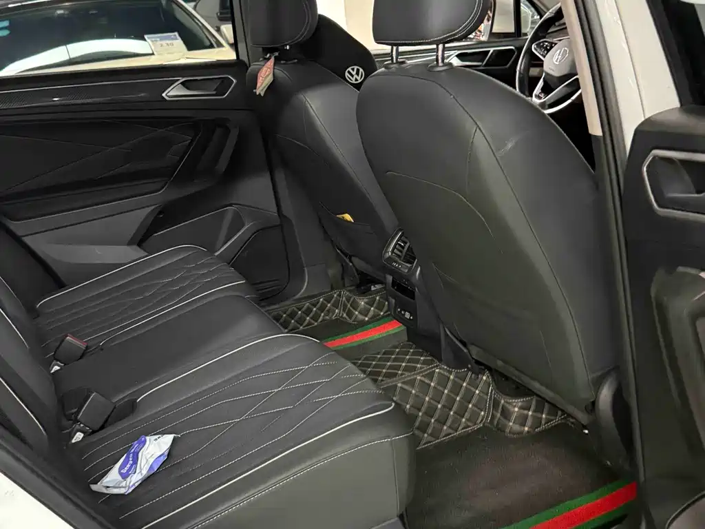 Volkswagen Tiguan L 2023 — фото 18