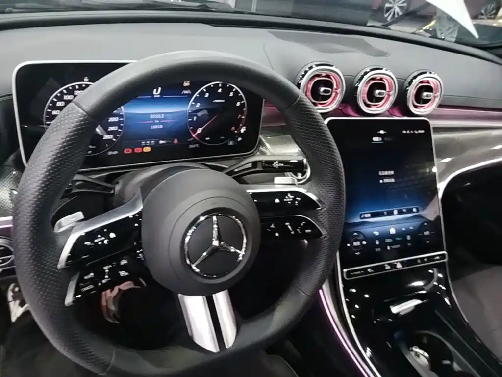 Mercedes-Benz C-Class 2025 — фото 10