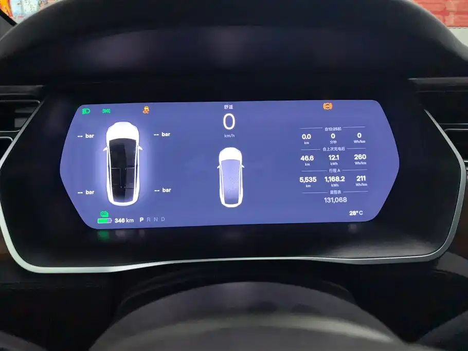 Tesla Model X 2017 — фото 14