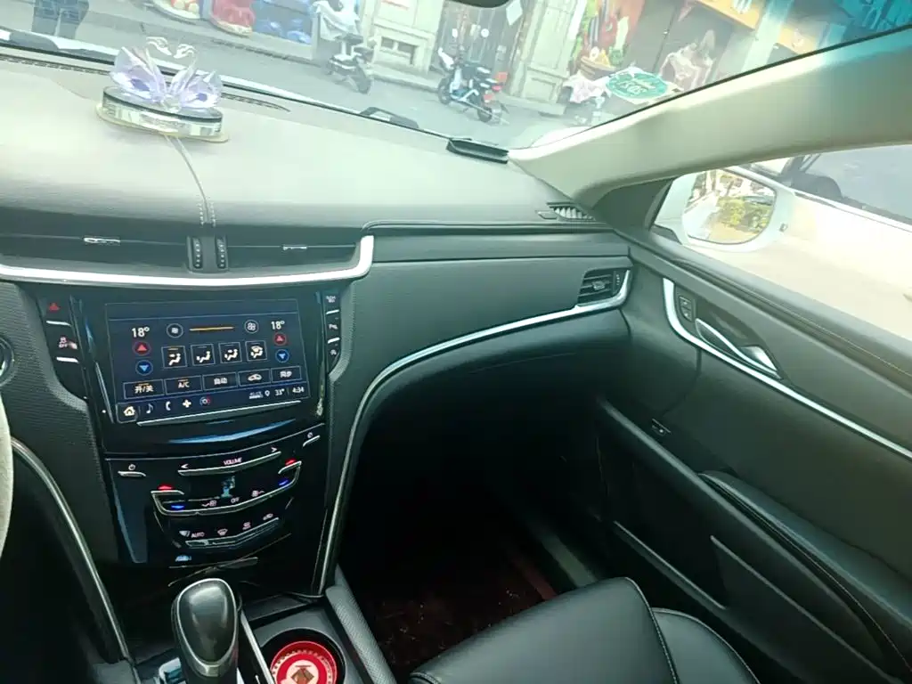 Cadillac XTS 2019 — фото 13