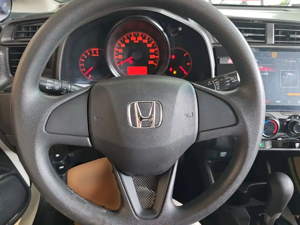 Honda Fit 2018 — фото 11